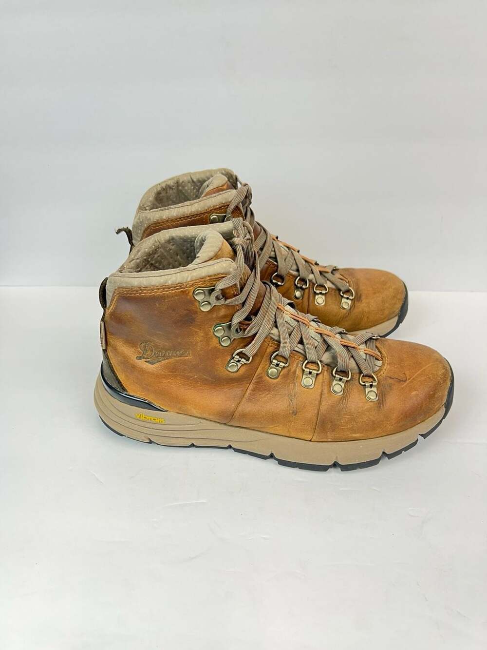 Danner Women's Mountain 600 4.5 inch Hiking Boots Rich Brown Size 8M